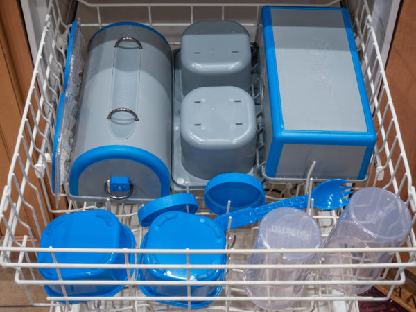 pet-pail-blue-dishwasher